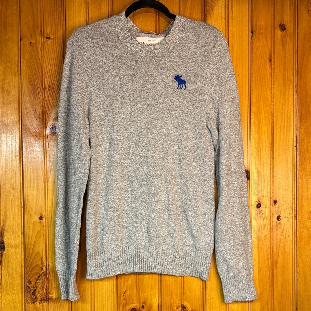 Abercrombie & Fitch Muscle Light Gray Crewneck Sweater with Blue Moose Emblem
